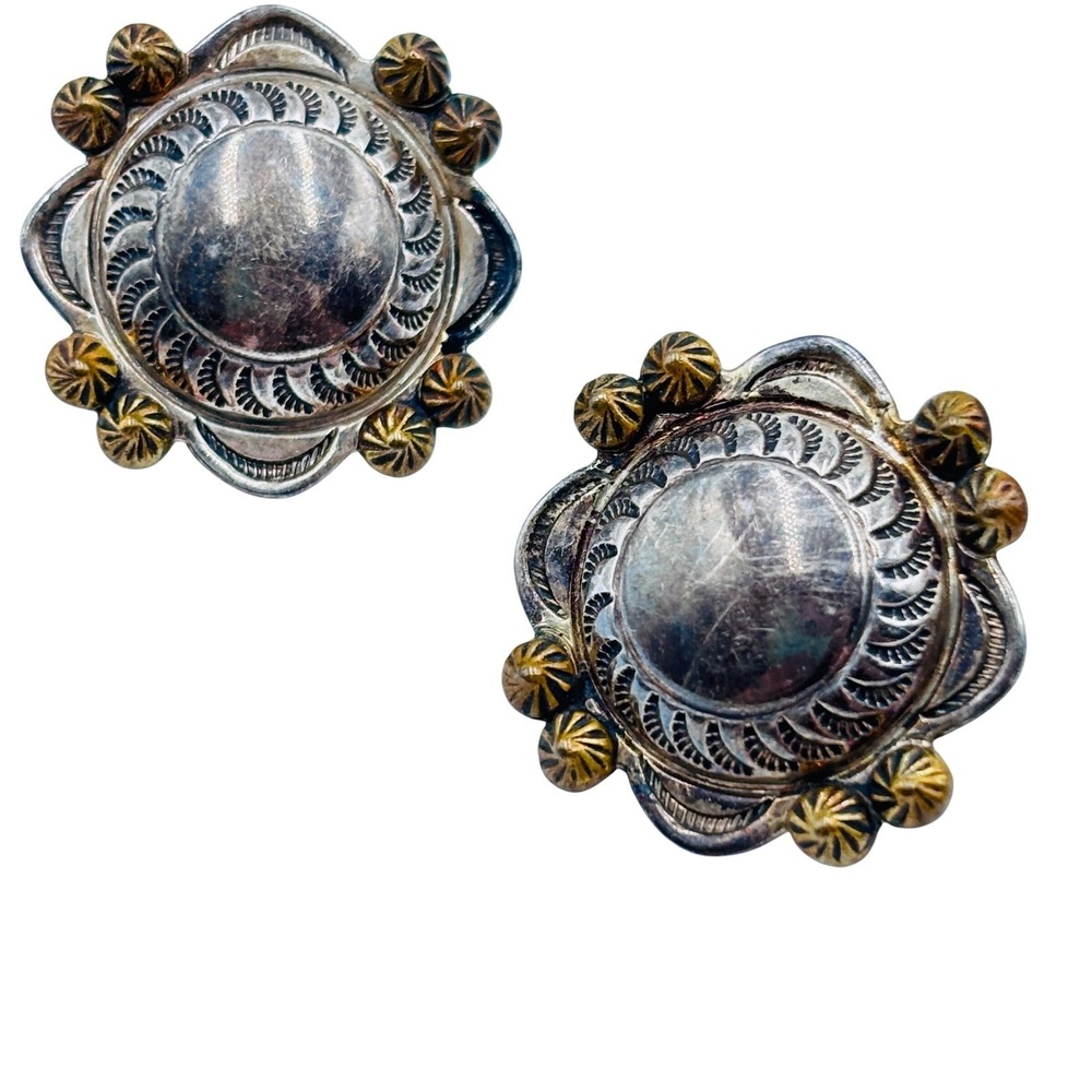 Kee Nataani Navajo Sterling Silver Concho Stud Earrings Scalloped Mixed Metal